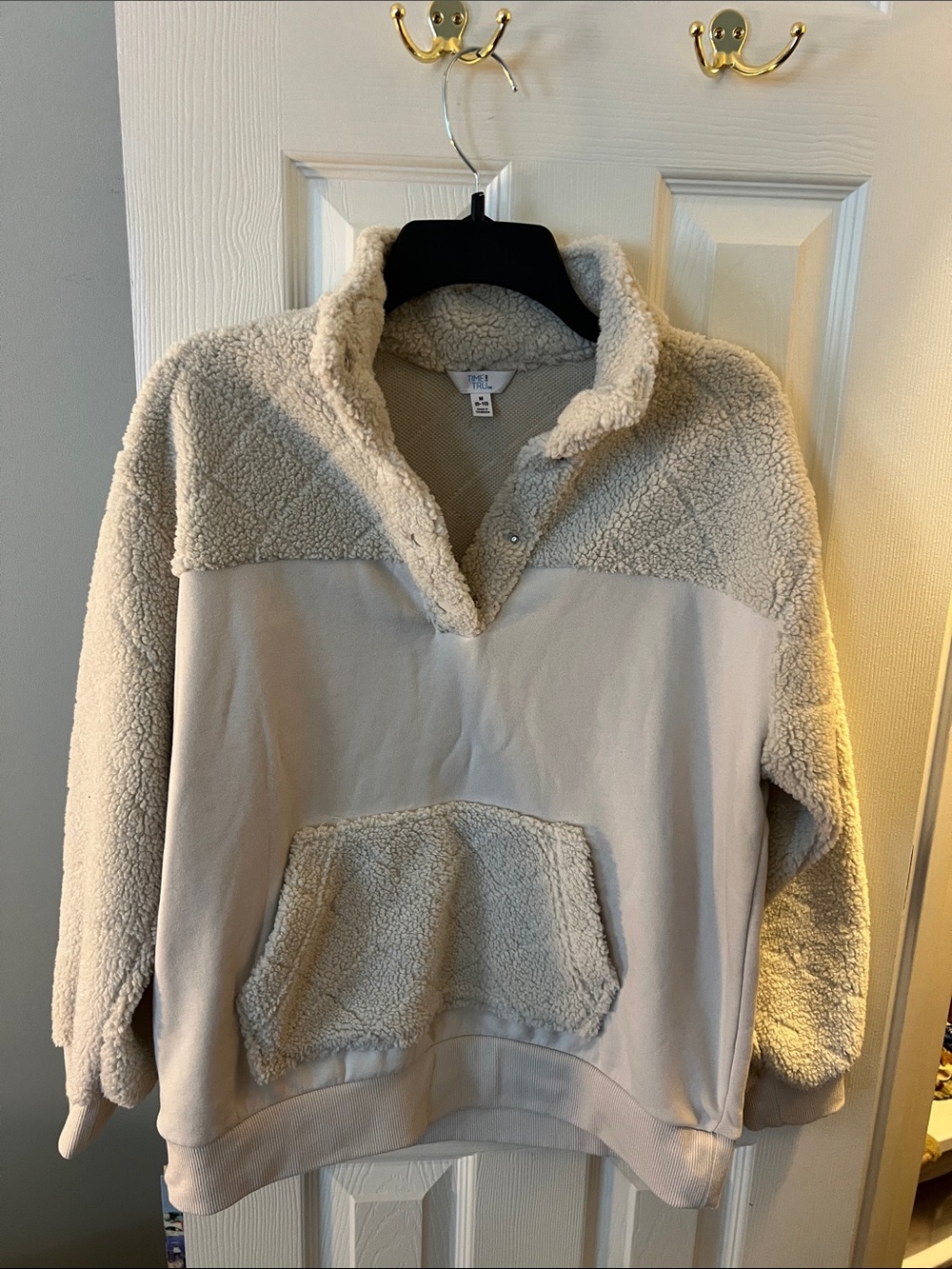 Time and Tru Cream Sherpa Pullover with Fleece Trim; Size Medium